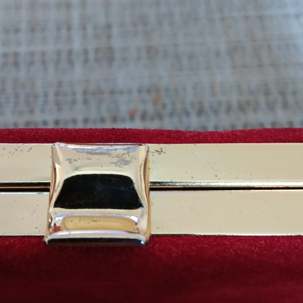 Elegant Red Clutch.Vintage - Picture 6 of 8